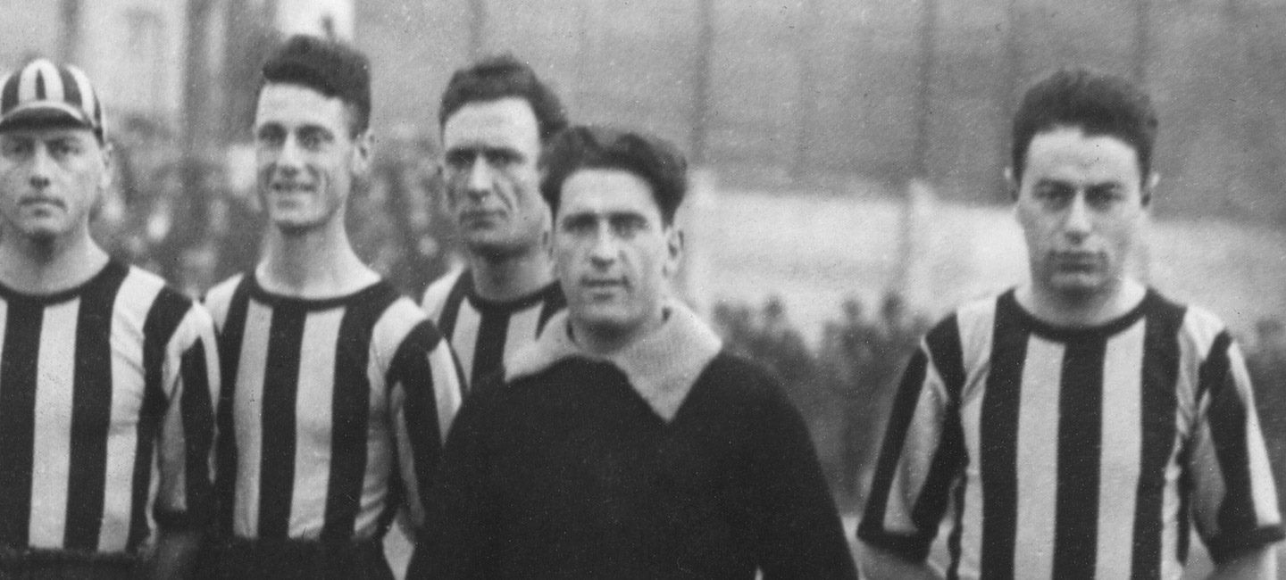 Ο Άρπαντ Βάις ως ποδοσφαιριστής της Ίντερ, το 1925